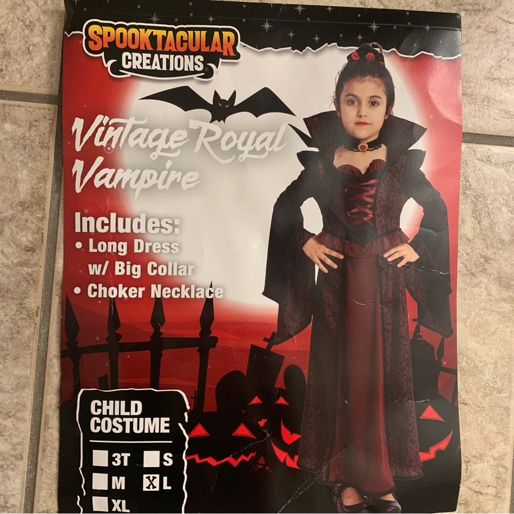 Girls vampire Halloween costume